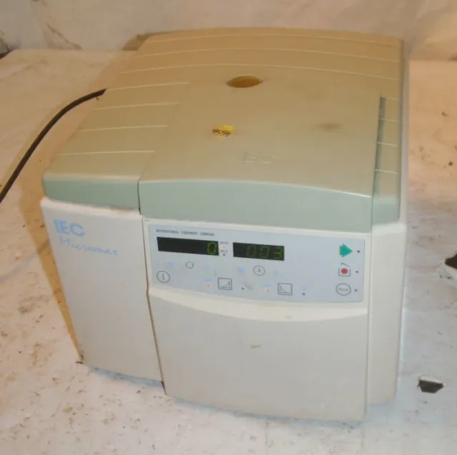 Thermo IEC MicroMax Digital Centrifuge w Rotor - Powers On