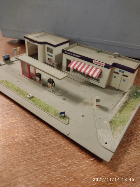CA061 Blair Line maquette train N 087 Station essence Clark