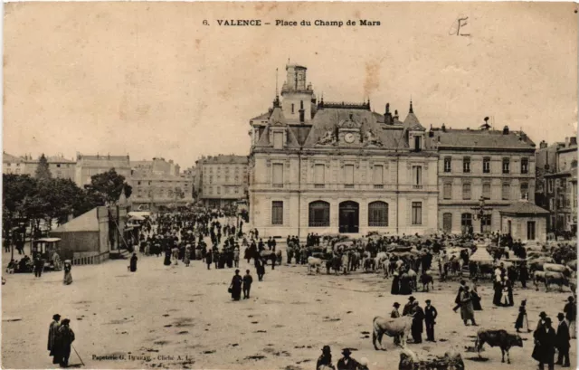 CPA VALENCE Place du Champ de Mars (404144)