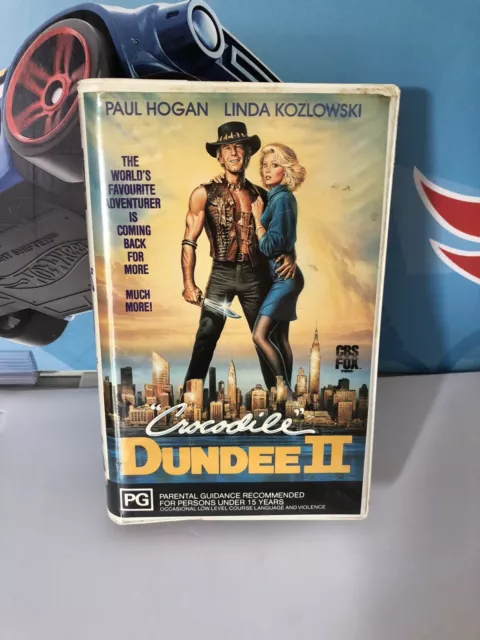 Crocodile Dundee 2 VHS Ex Rental Clamshell Vintage