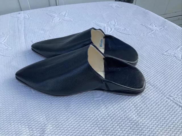 Muli/cursori unisex bizzarri morbidi in pelle nera a punta taglia UK 10/44