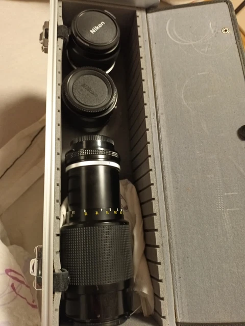 Kamera Nikon FG mit umfangreichem Zubehör