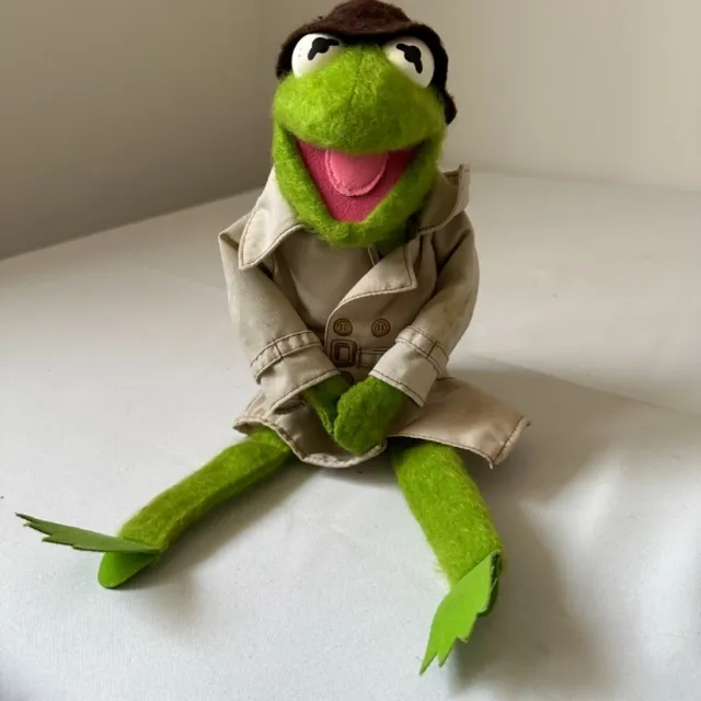 Vintage 1981 Fisher Price Dress Up Muppet Doll Kermit The Frog w/ Trench Coat