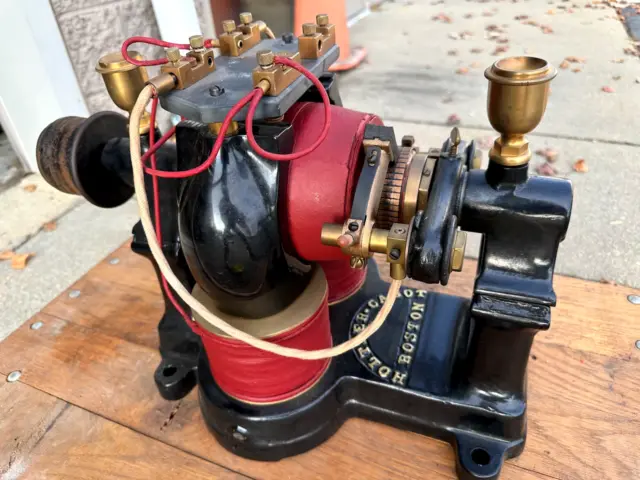 Beautifully restored Holtzer Cabot Bipolar Electric Motor / Dynamo 1890's