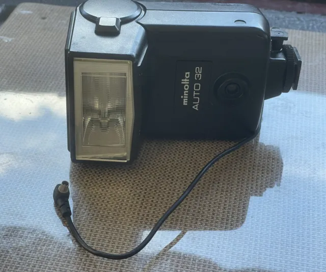 Minolta Auto Electroflash 32 Vintage 35mm Film Camera Accessory Attachment 1970s