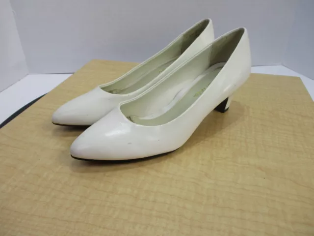 CABRIZI SHOES WOMENS 6.5 M White Pumps Almond Toe Mid Cuban Heel Solid 11.99 PicClick