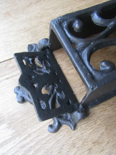 MATCHBOX HOLDER Rustic vintage old cast iron ornate match stick box fireside 3