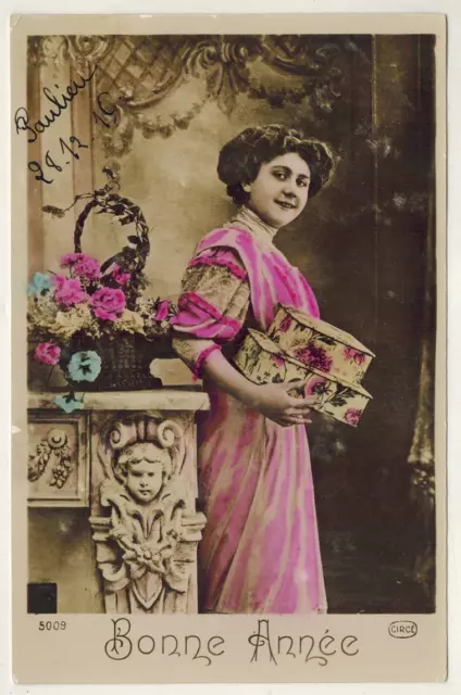 Carte Postale photo-Bonne année-Jeune femme-Panier de fleurs-Ed.Circé-A.146