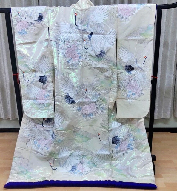 Japanese Kimono Uchikake　New and unused　 Wedding Pure Silk  japan　034