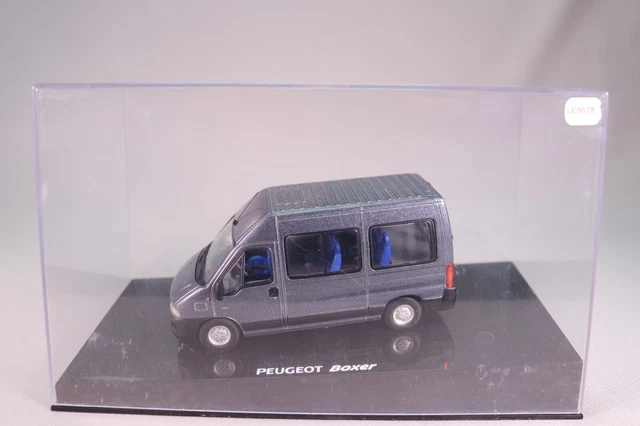 CADILLAC SIXTEEN GRIS 1/43 BOITE D'ORIGINE