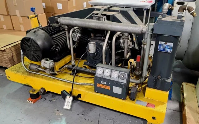 Year 2002 Kaeser Reciprocating High Pressure Compressor 30Hp Mod. N753-Gw_Mustgo