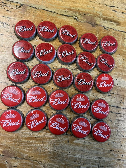 25 x Budweiser Botella de Cerveza Prendas para el torso Tapas Cerveza ARTESANAL Metal Rojo Diferente Diseño