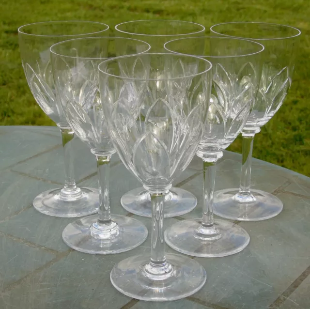 Service de 6 verres à vin blanc en cristal de Nancy. Signés