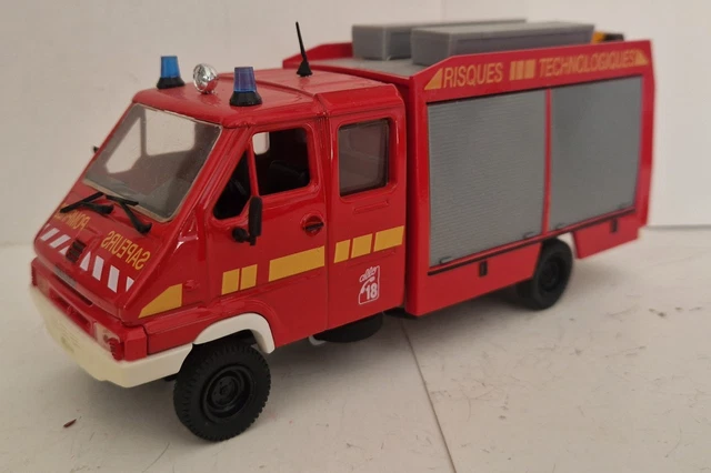 RENAULT JK 90 4X2 Simple Cabine CCR POMPIER 1984