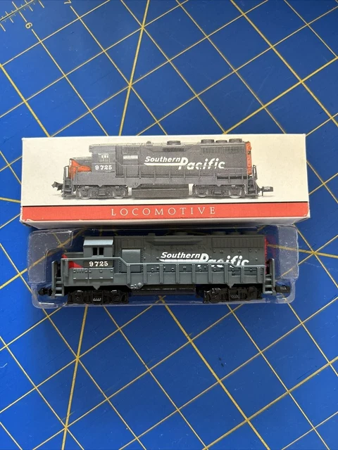 Mini Southern Pacific Locomotive 9725 Model Train High Speed N Scale New In Box