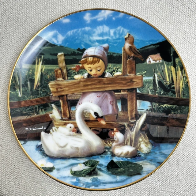 Danbury Mint - Hummel Plate Collection Gentle Friends Series- Feathered Friends