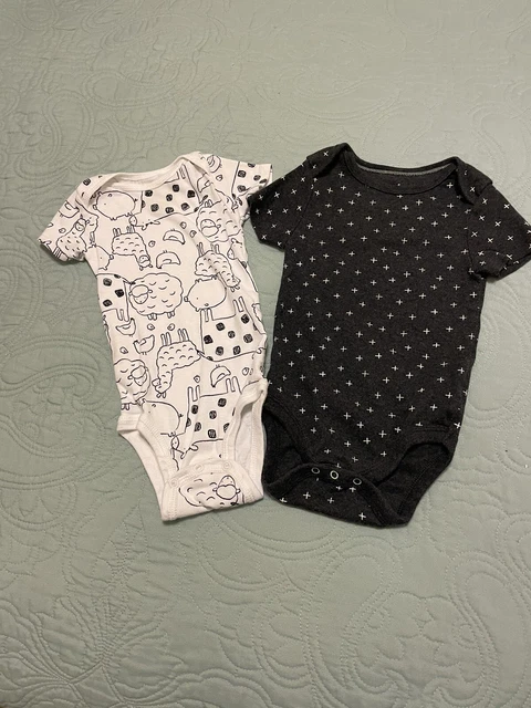 Baby Boys Bodysuits 12 M  Infants Lot of 2 Short Sleeve- Carters/Cloud Island