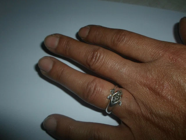 Bague En Argent Massif - Forme Poisson Avec Yeux Rouges Et Marcassites - Taille 54 - Bijou Occasion Vintage