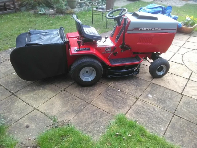 MTD LAWNFLITE 548 Ride On Lawn Mower Great Working Order 950.00