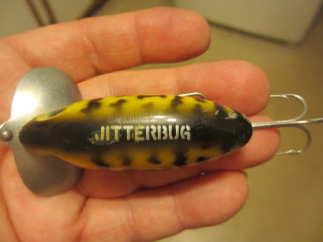 Vintage Arbogast Jitterbug Yellow Coach Dog CLICKER Original Box Pocket Catalog