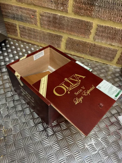 Oliva Serie V Liga Especial Double Toro Empty Cigar Box 3