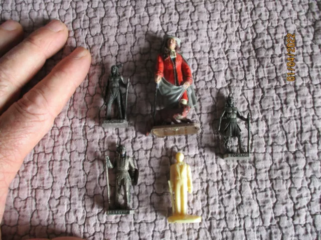 5 Figurines Personnages Indiens Kinder en Plomb , Mokarex La Fontaine
