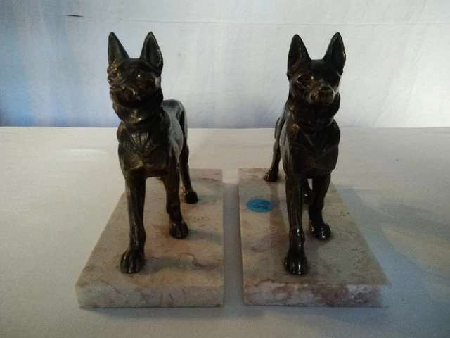Paire de serre-livres fox terrier art déco régule et marbre Paire de serre-livres fox terrier art déco régule et marbre