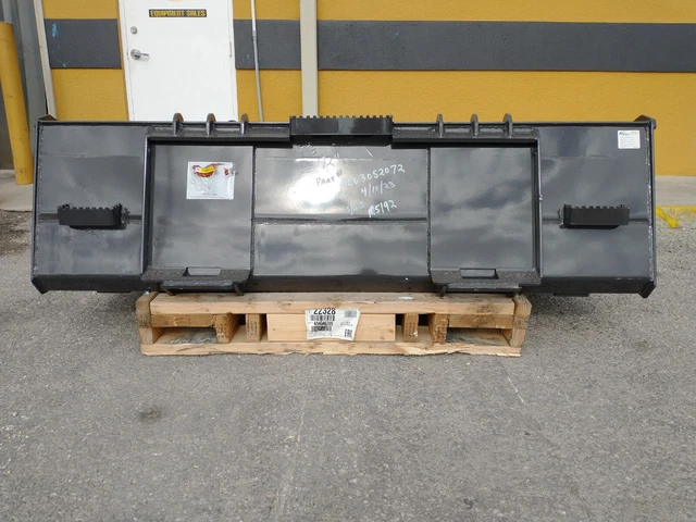 Melecio 72" Hd Skid Steer Low Profile Dirt Bucket With Bolt On Cutting Edge