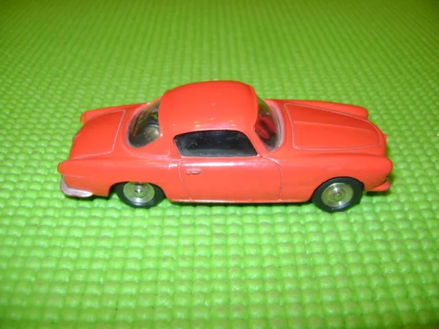 Dinky Toys 24J-527 Coupe Alfa Romeo Avec Vitres Et Jantes Concaves