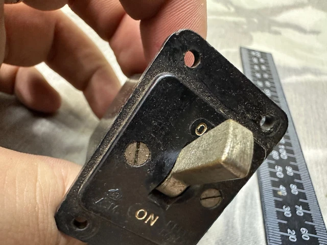 ORIGINAL WW2 BRITISH RAF AM Marked On/Off Switch - 5c/543 - Spitfire ...