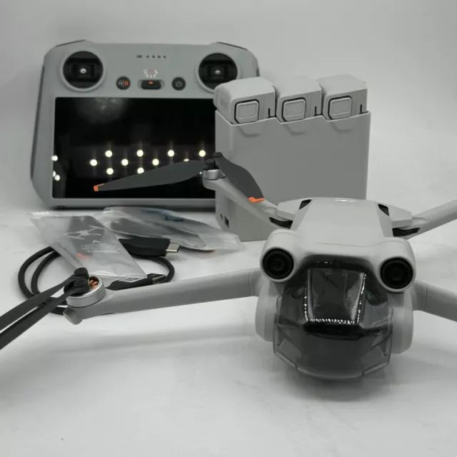 DJI Mini 3 Pro Fly More Kit Drone in Condizioni Eccellenti con DJI Smart Control
