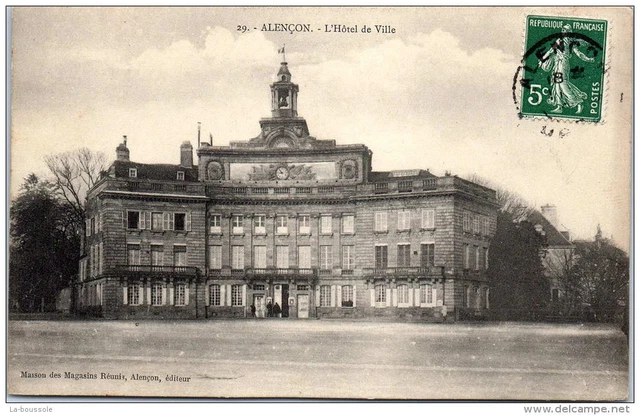 61 ALENCON - L'hotel de ville*