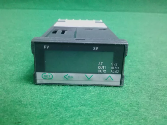 RKC INSTRUMENT SA200 Digital Temperature Controller, USED