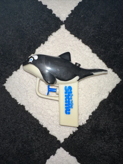 Vintage Rare Shamu SeaWorld Squirt Water Gun Toy Theme Park Advertisement Whale