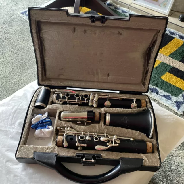 Buffet Crampon & Cie Paris Clarinet - B12 with Hard Case  (Used-Untested)