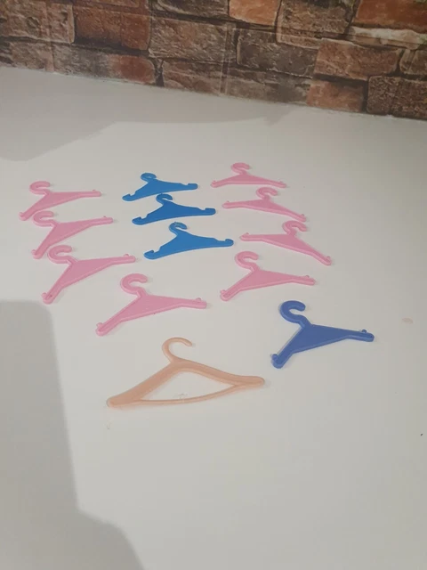 VINTAGE SINDY BARBIE Doll Coat Hangers Bundle £10.00 - PicClick UK