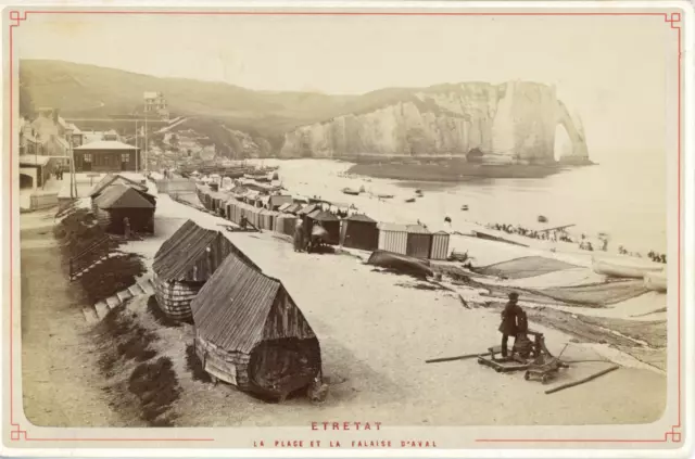 France, Étretat, la plage et la falaise d&#039;Aval  Vintage albumen print T