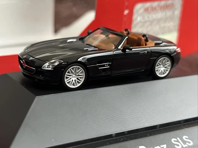 Mercedes SLS Brabus 700 Biturbo Roadster 2013 - Miniature Minichamps échelle 1/18, Résine
