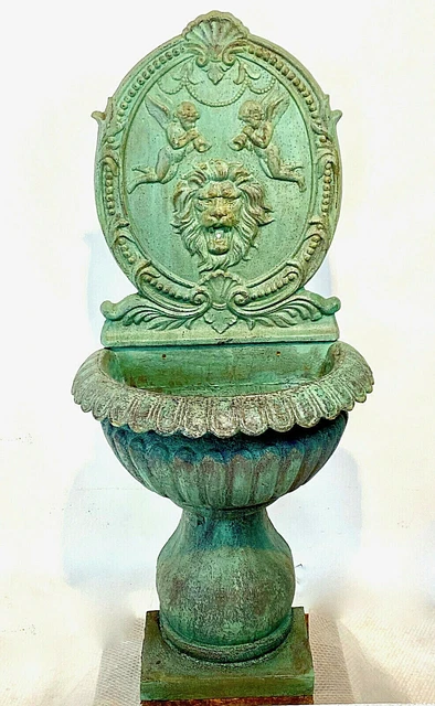 Großer gusseiserner Wandbrunnen, schwere Ausführung, Klassik, Garten, Park