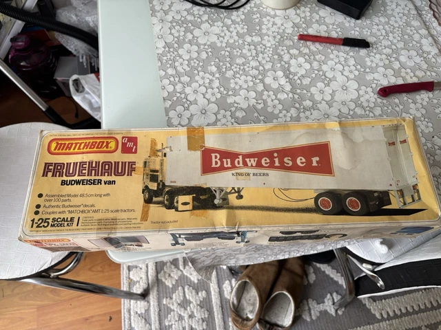 Camion PETERBILT BUDWEISER 1/25° MATCHBOX-AMT