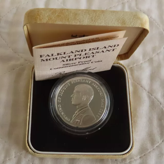 FALKLAND ISLANDS 1985 MOUNT PLEASANT AIRPORT SILVER PROOF CROWN - boxed/coa