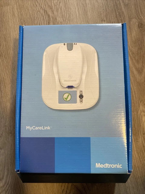 New Medtronic MyCareLink Patient Heart Monitor Model 24950 W/Manual