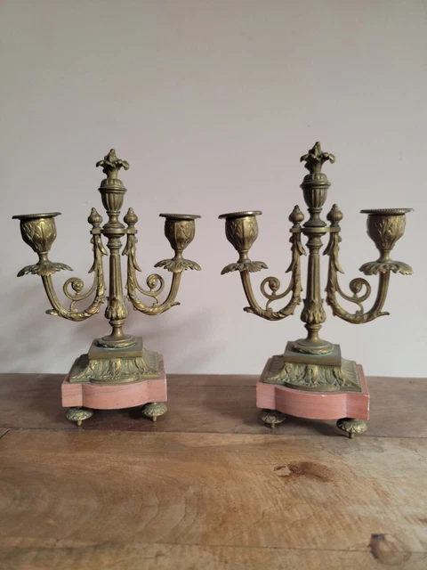 Paire de Candélabres en bronze doré, ciselés et marbre. Style Louis XVI, XIXème