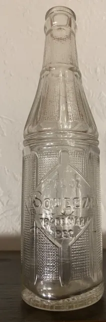 Rare Squeeze Fairfield Iowa art deco soda bottle IA People’s Bottling Works