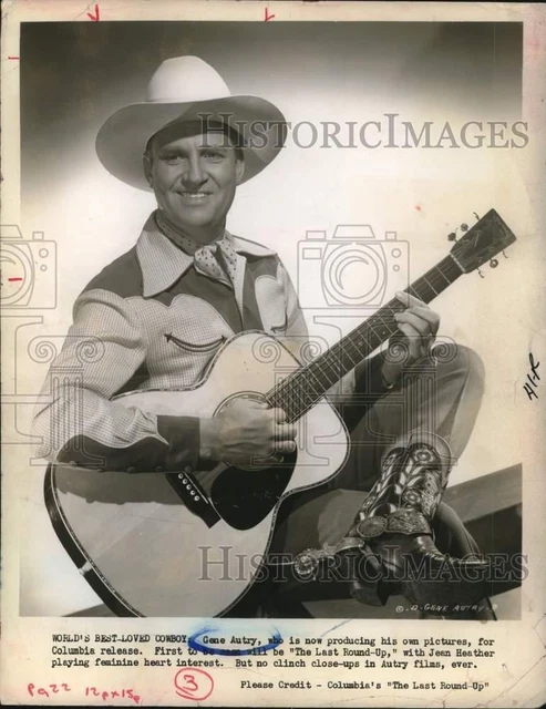 1947 Press Photo Singing Cowboy Actor Gene Autry in "The Last Round-Up"
