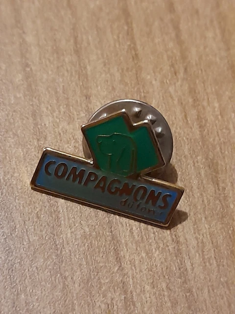 Pin's Vintage Chamonix – Skieur Charly – Années 90