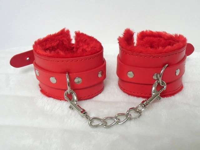 ebay//MENOTTES  FOURRURE ROUGE SOUMISSION BONDAGE HAUTE QUALITE