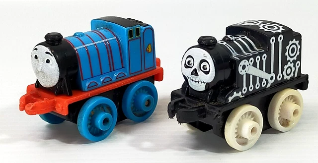 THOMAS & FRIENDS Train Tank Engine Minis Spooky Thomas Theme Skeleton ...