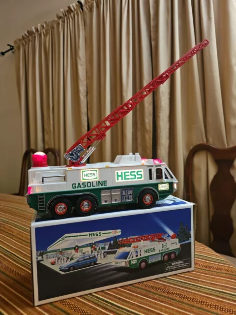 HESS 1996 Emergency Truck Vintage Collectable