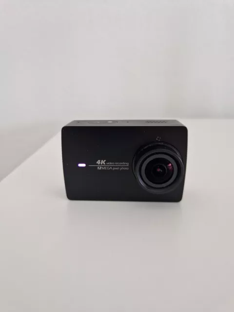 Yi 4k Action Cam mit Zubehörpaket | Schwarz | Gebraucht in gutem Zustand